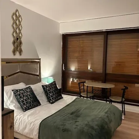 Le Cosy A 2 Pas De Versailles Le Chesnay (Yvelines)